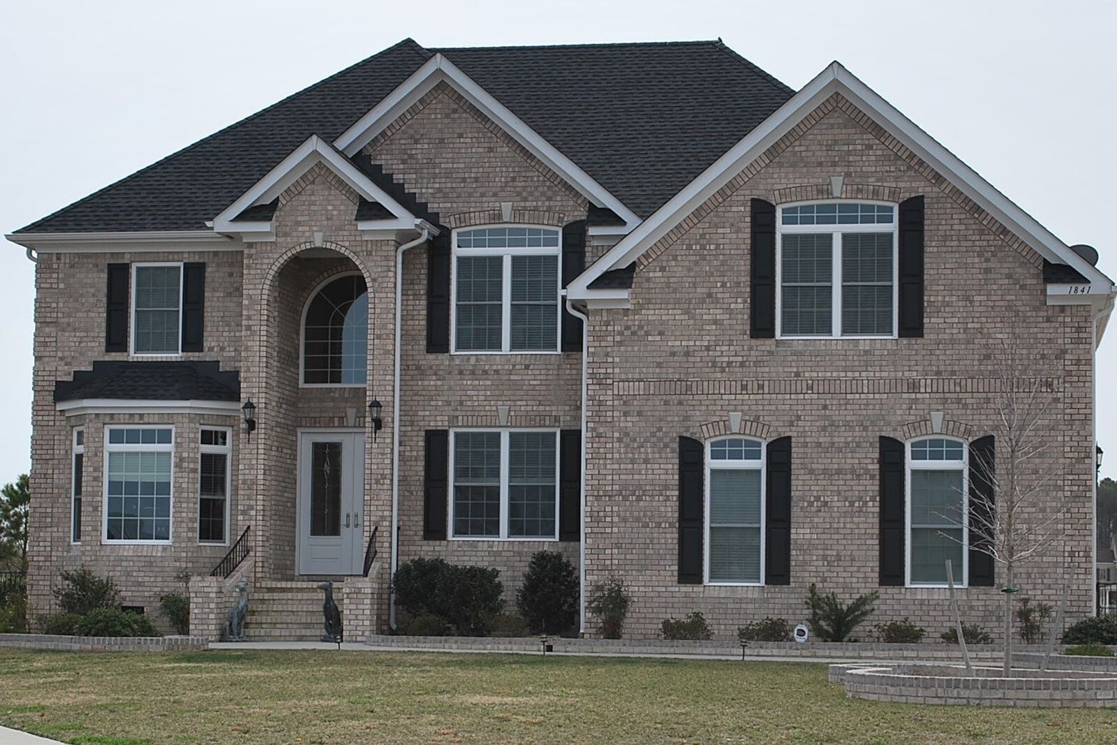 Кирпичный особняк для круглогодичного проживания