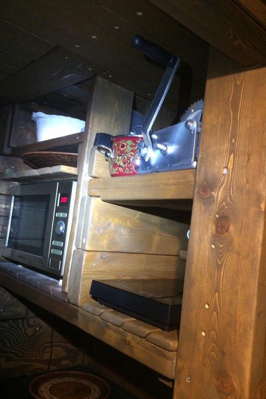 Отделка бункера лиственницей