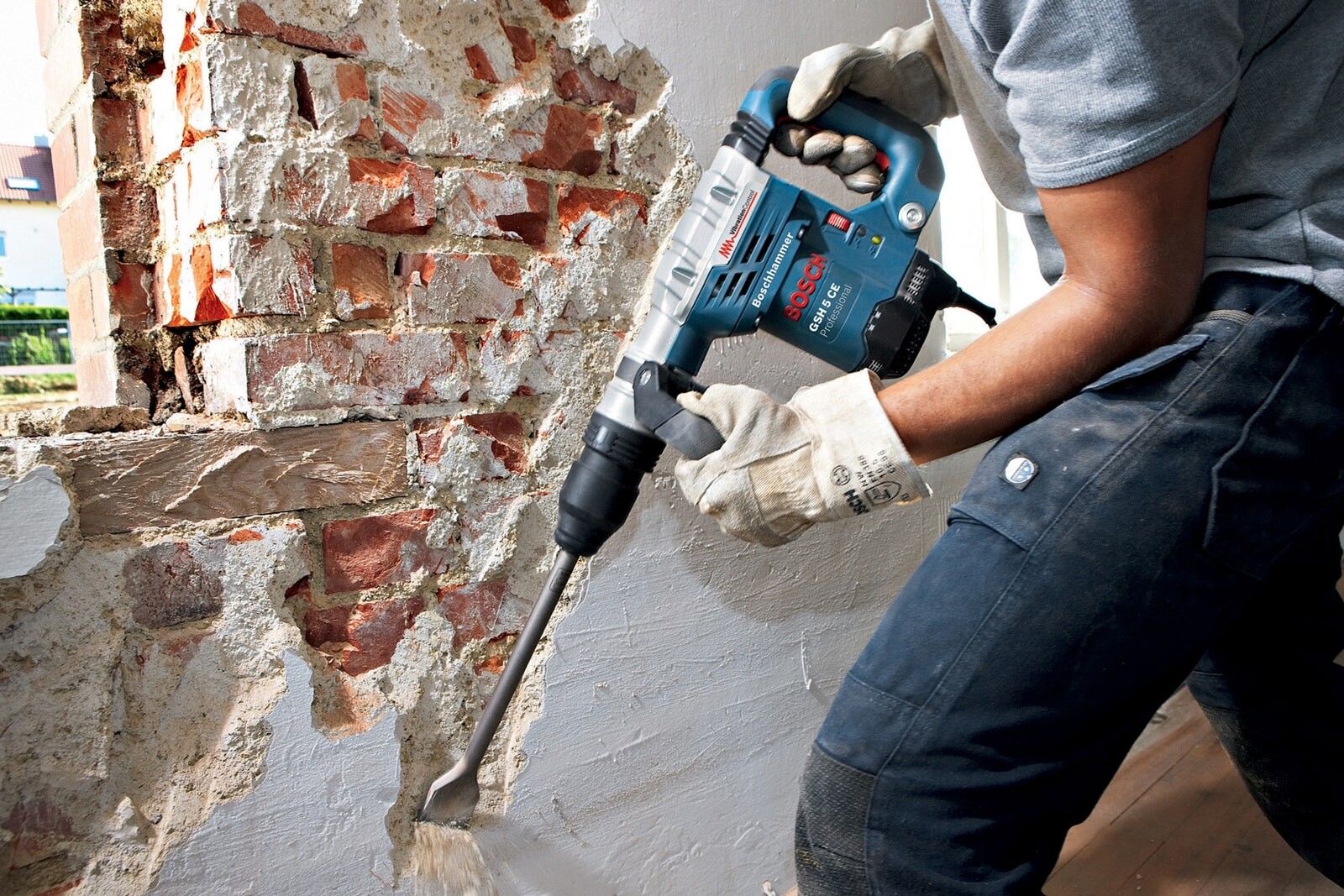 Отбивка штукатурки