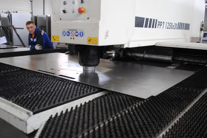 Производство металлических входных дверей