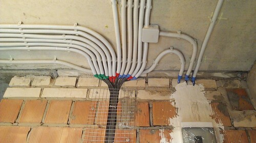 Прокладка кабеля и монтаж электропроводки-3