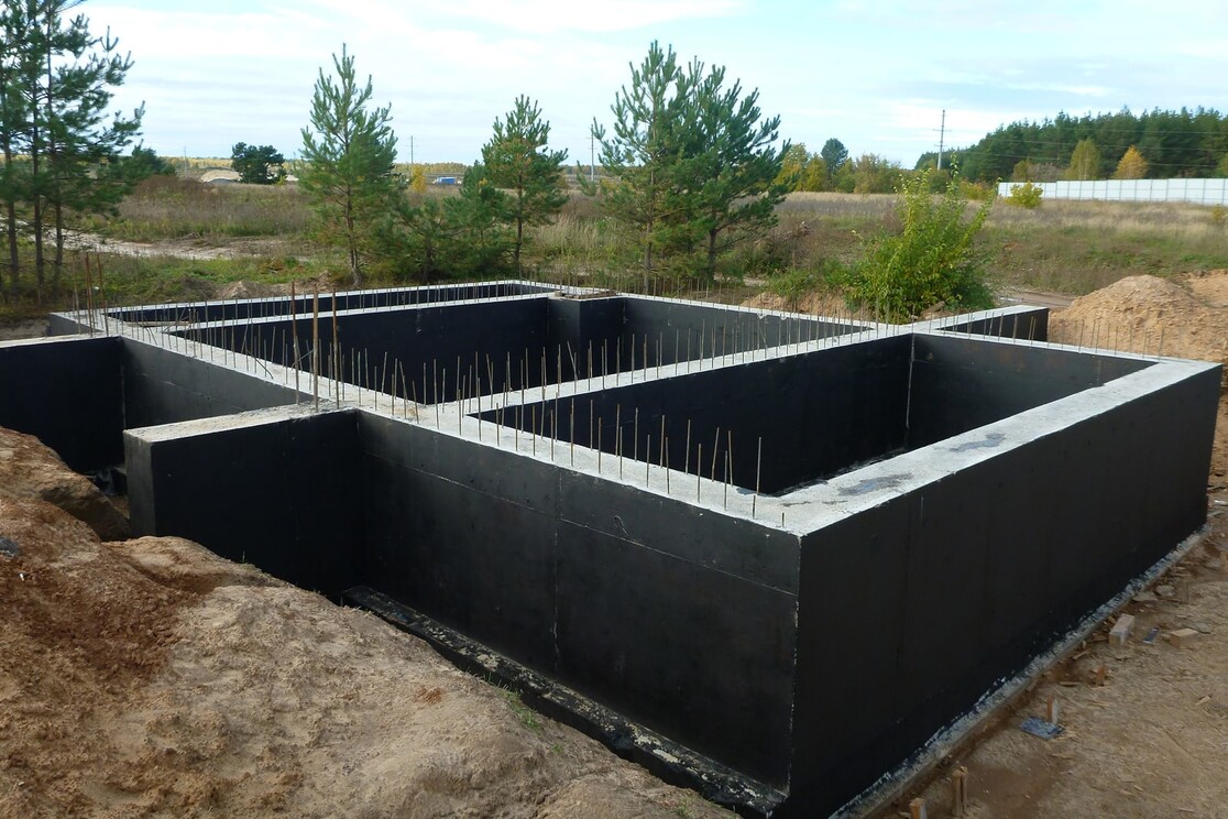 Ленточный фундамент с ростверком