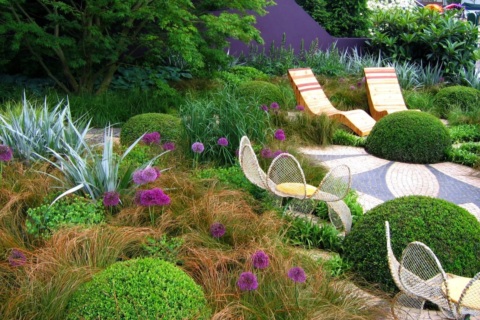 Удачное сочетание разных стилей на даче