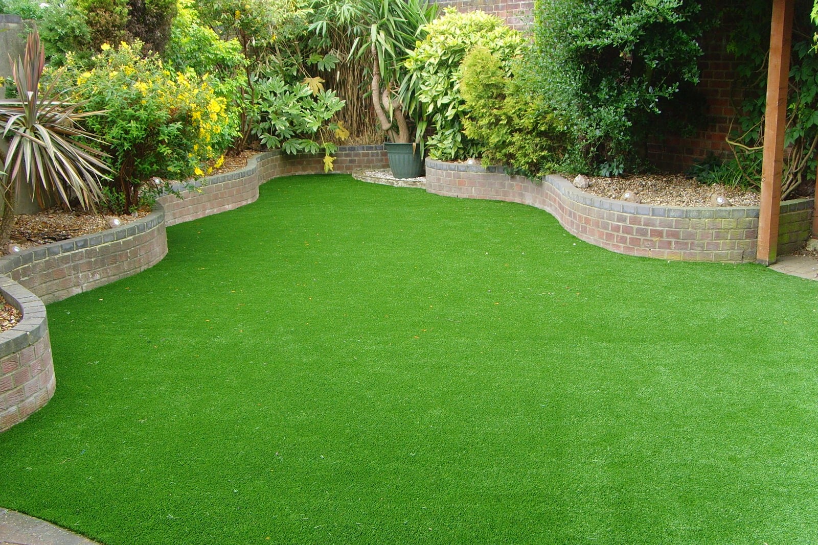 Английский газон - самый удачный подвид партерного газона