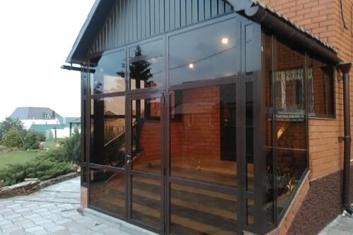 Остекление с тонированием крыльца 