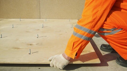 Выравнивание пола в Алматы - фанерой без лаг