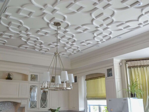 Клеевой потолок из пенопласта