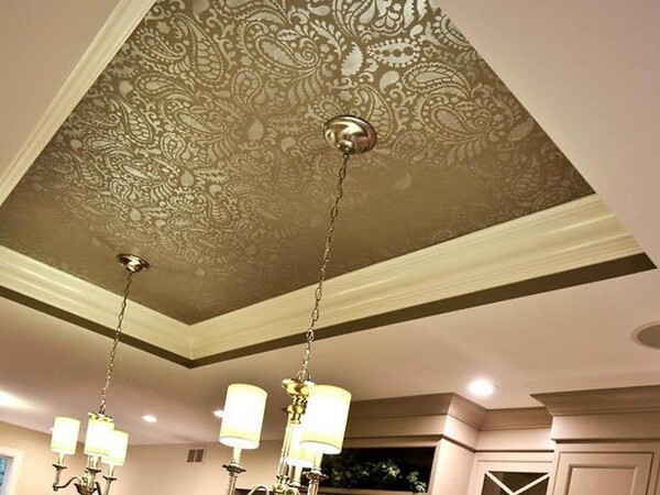 Тканевый натяжной потолок с узором