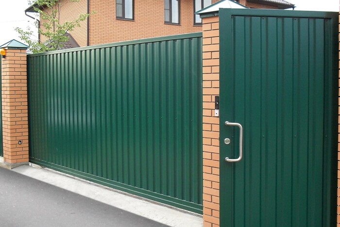  Откатные ворота из профнастила