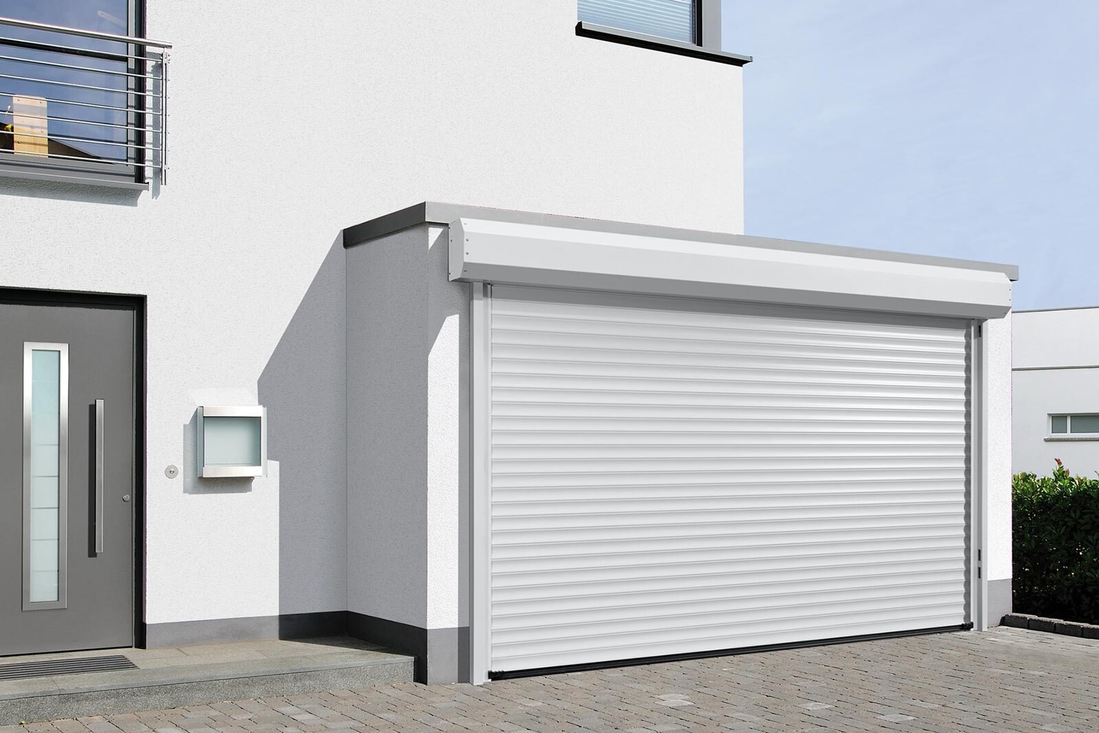 Роллетные ворота в гараже