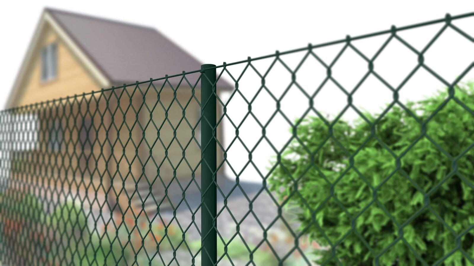 Забор из сетки-рабицы на дачном участке