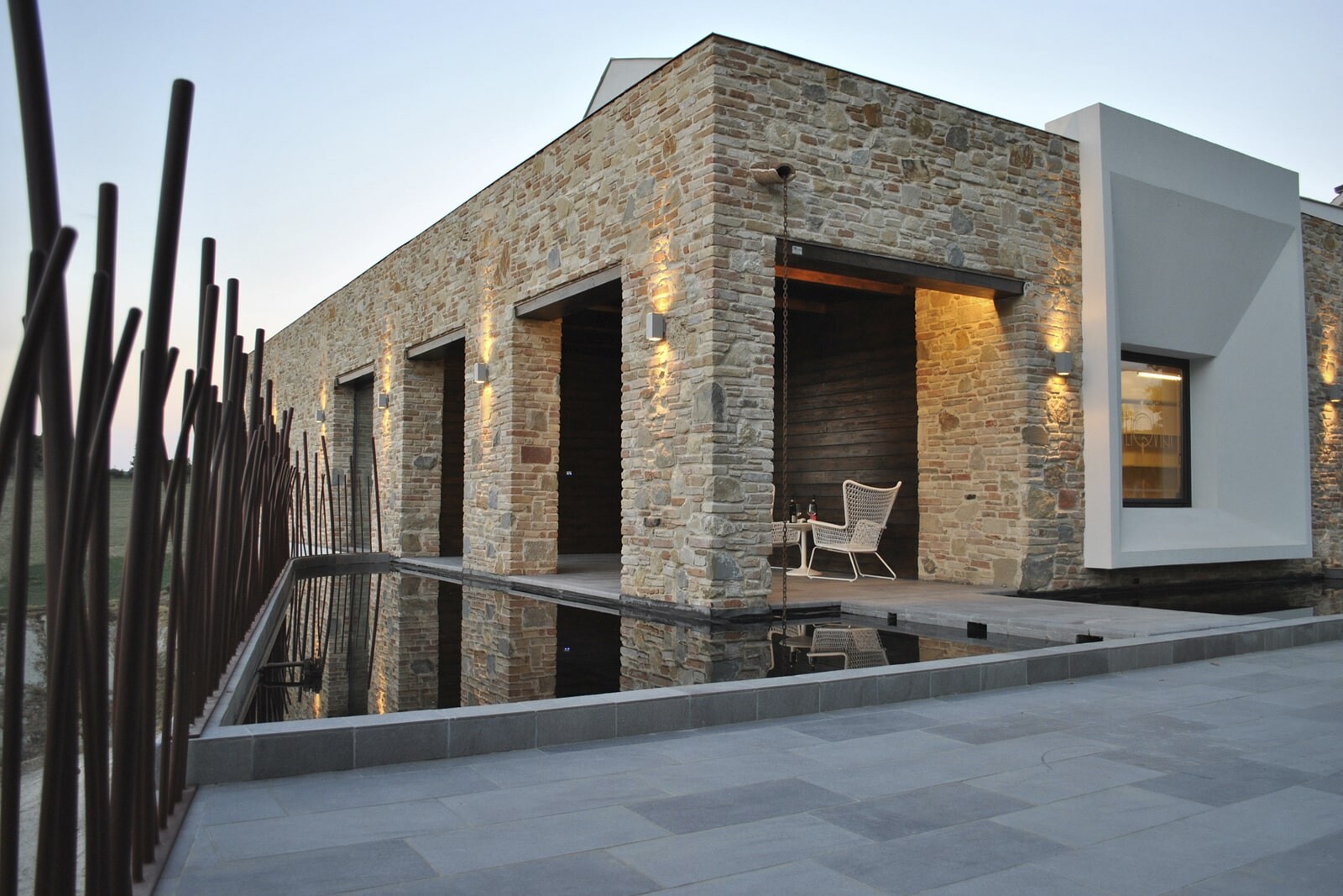 Натуральный камень в современной архитектуре