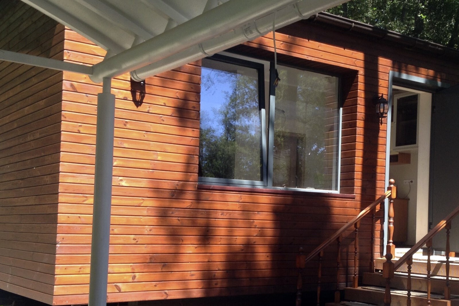 Наружная отделка дачного дома вагонкой