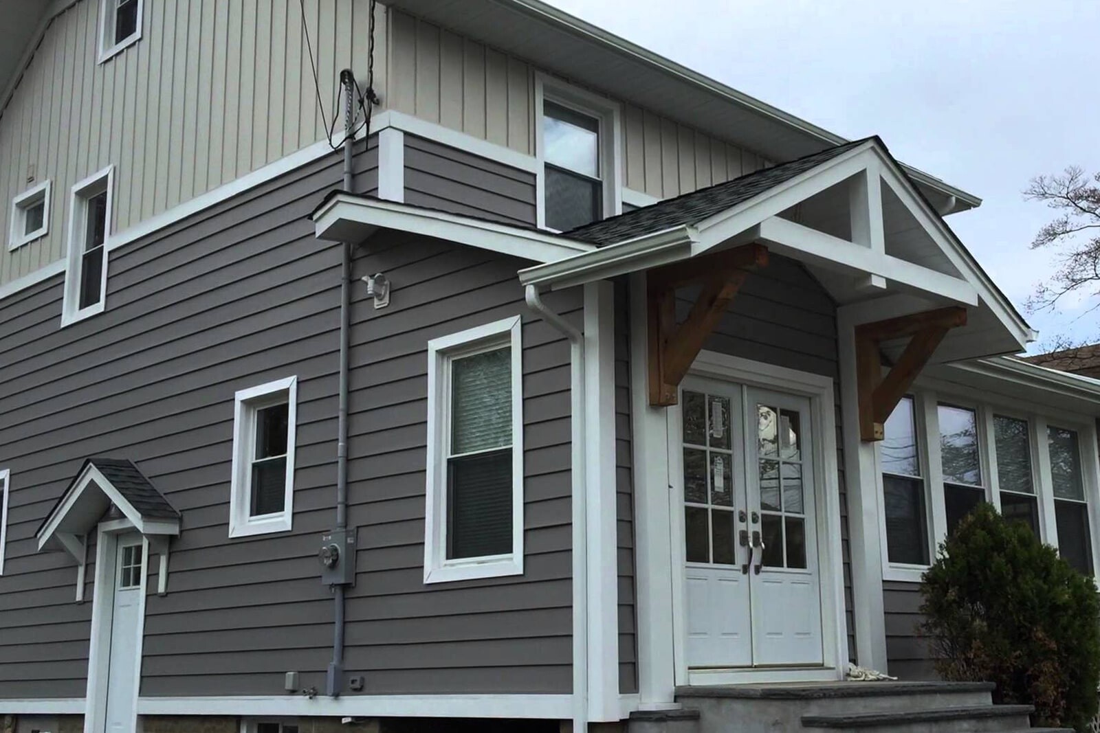 Облицовка дома виниловым сайдингом