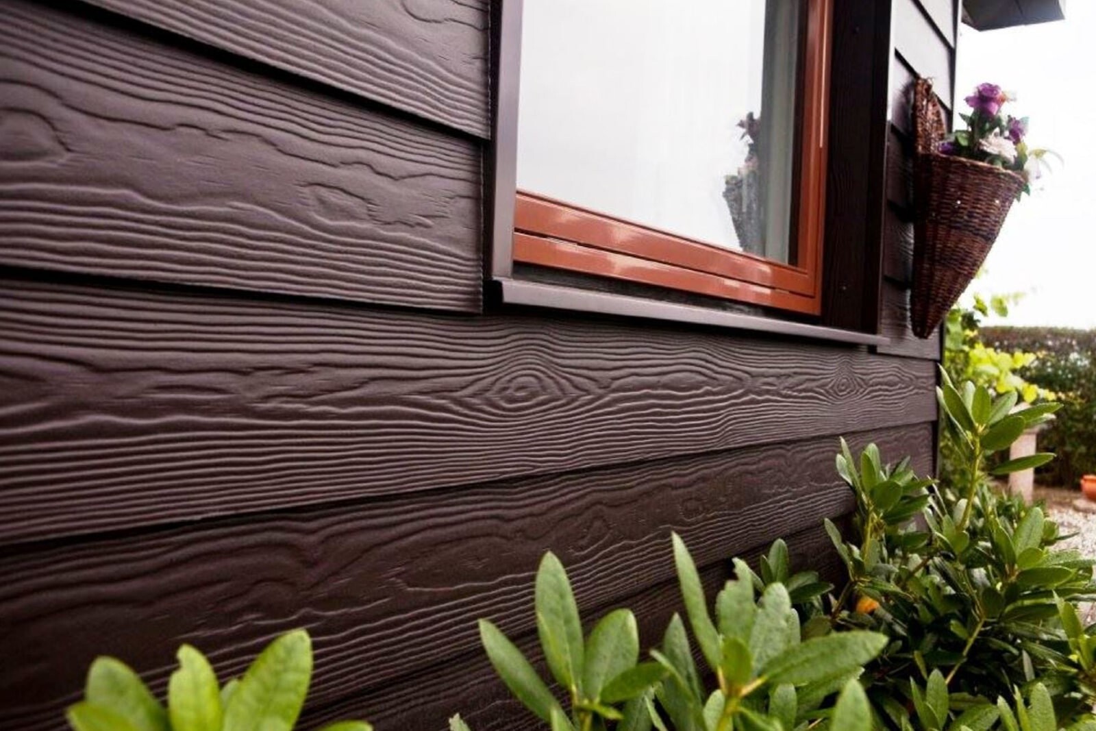 Облицовка дачи фиброцементным сайдингом